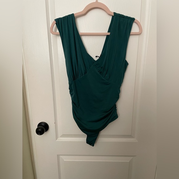 Express Body Contour Empire V neck Bodysuit S - Picture 2 of 3